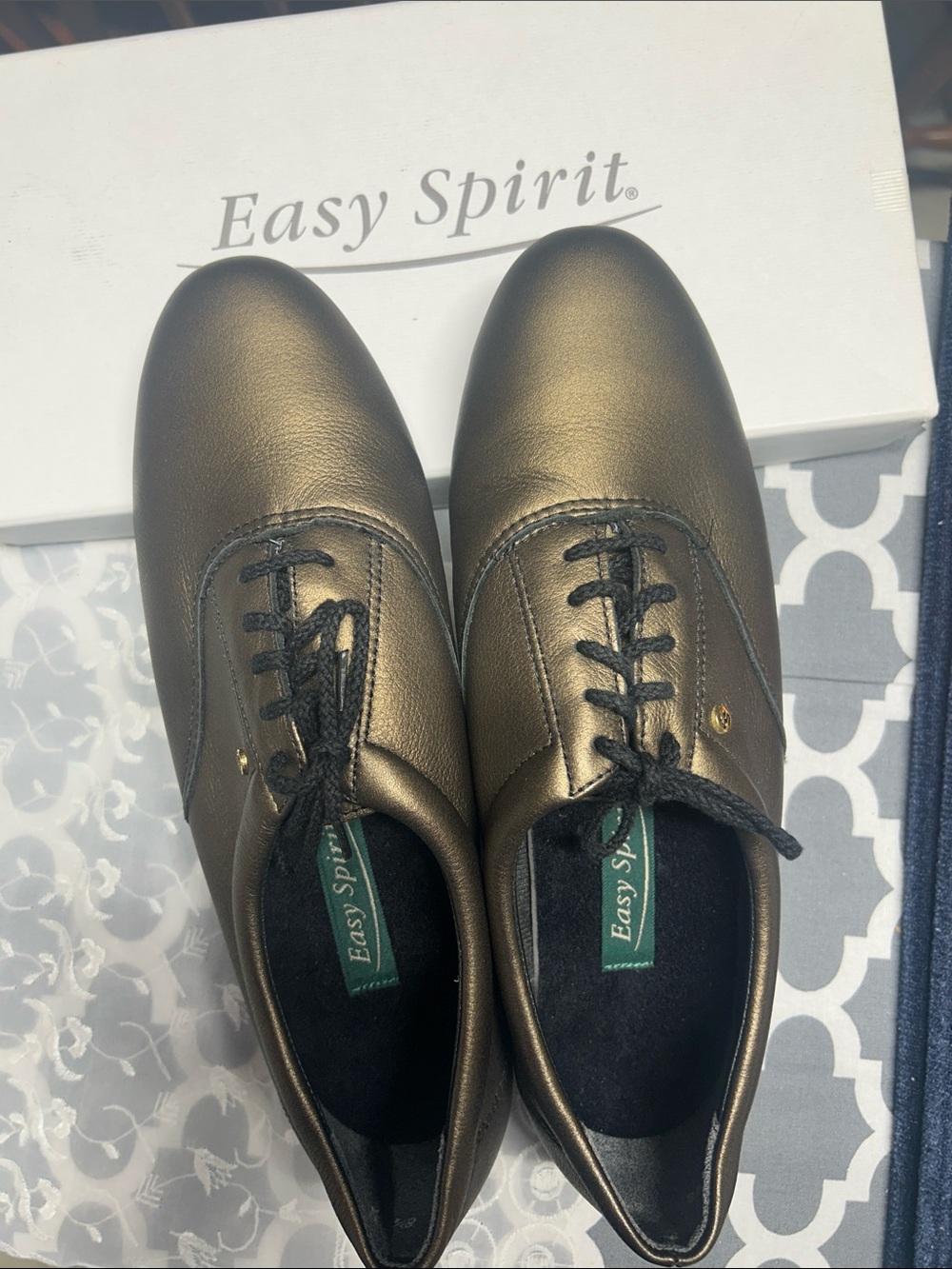 Easy Spirit Bronze Metallic Lace-Up Oxford Shoes